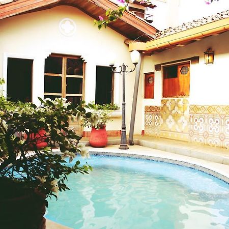 Hostal Sonati Леон Екстер'єр фото