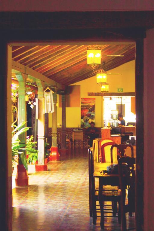 Hostal Sonati Леон Екстер'єр фото