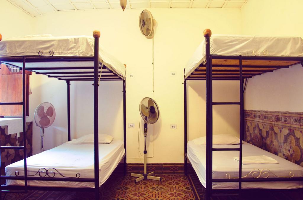 Hostal Sonati Леон Екстер'єр фото
