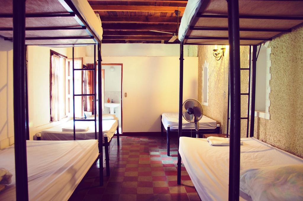 Hostal Sonati Леон Екстер'єр фото