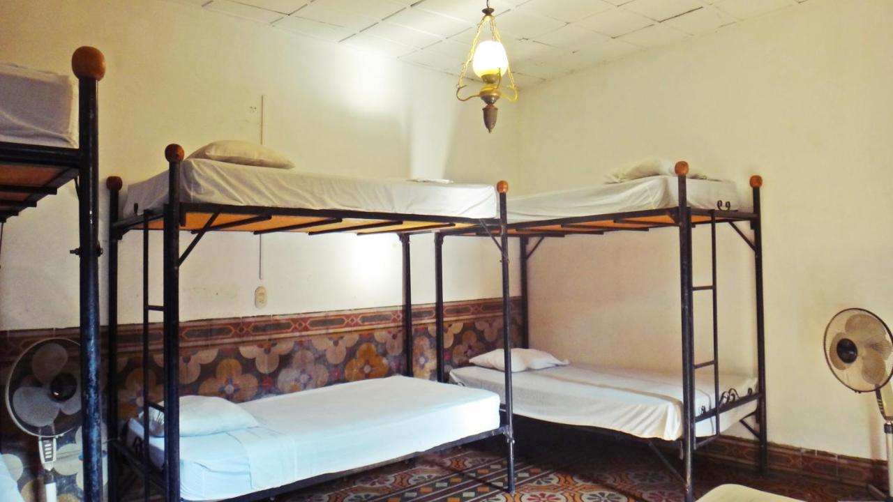 Hostal Sonati Леон Екстер'єр фото