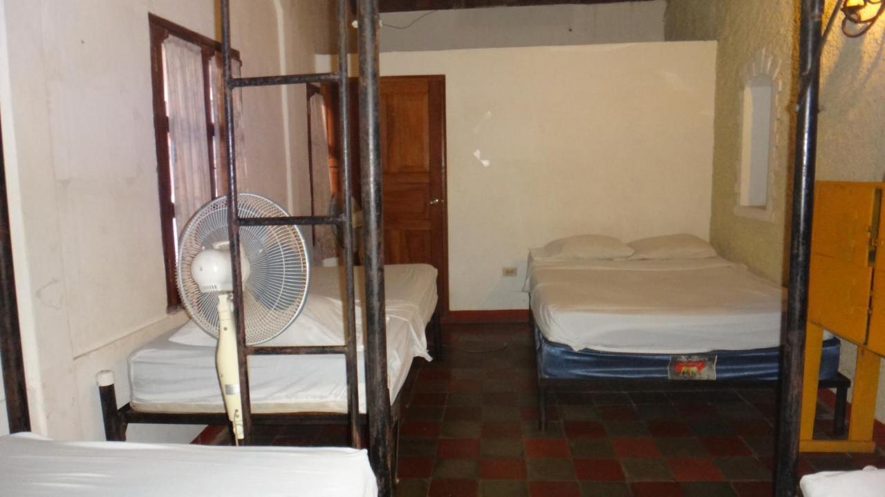Hostal Sonati Леон Екстер'єр фото