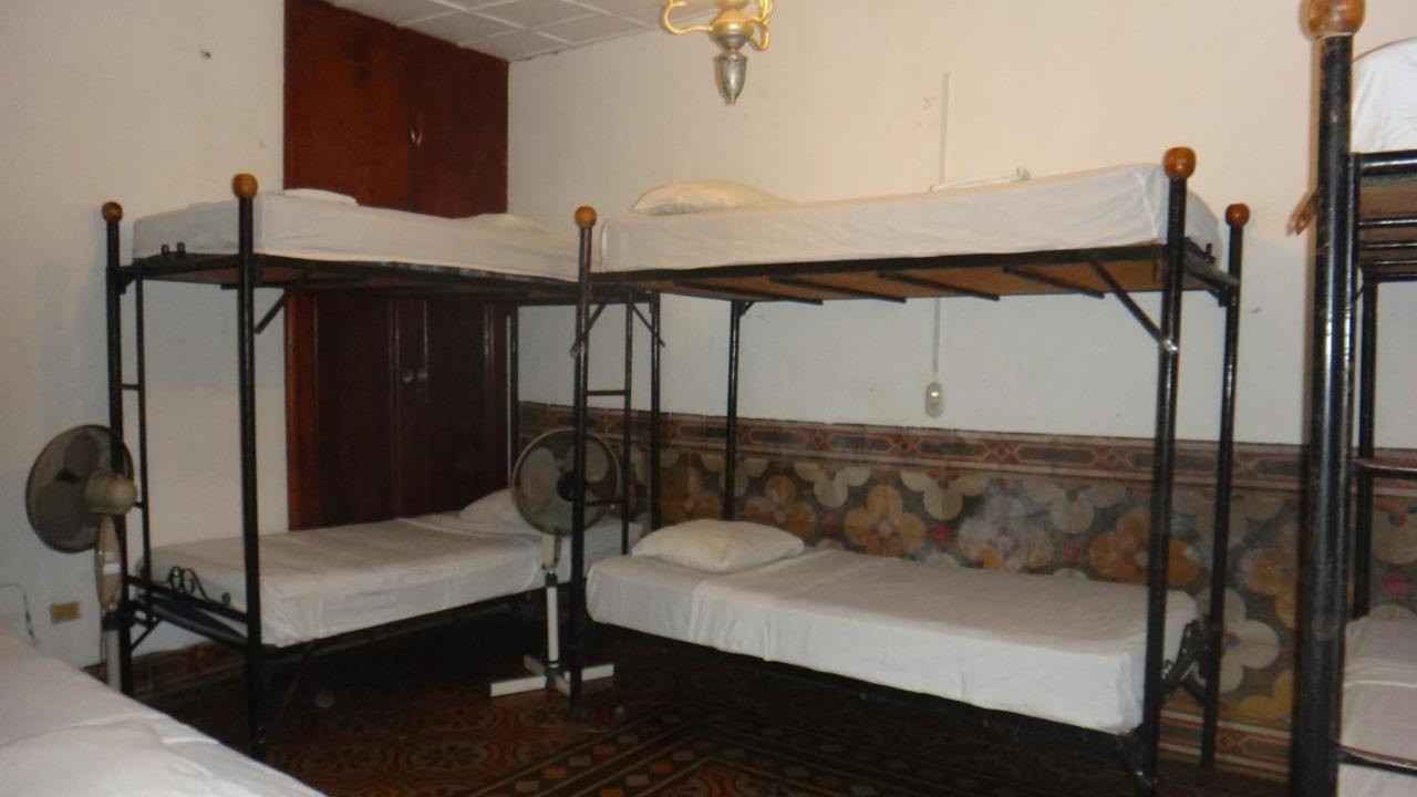 Hostal Sonati Леон Екстер'єр фото