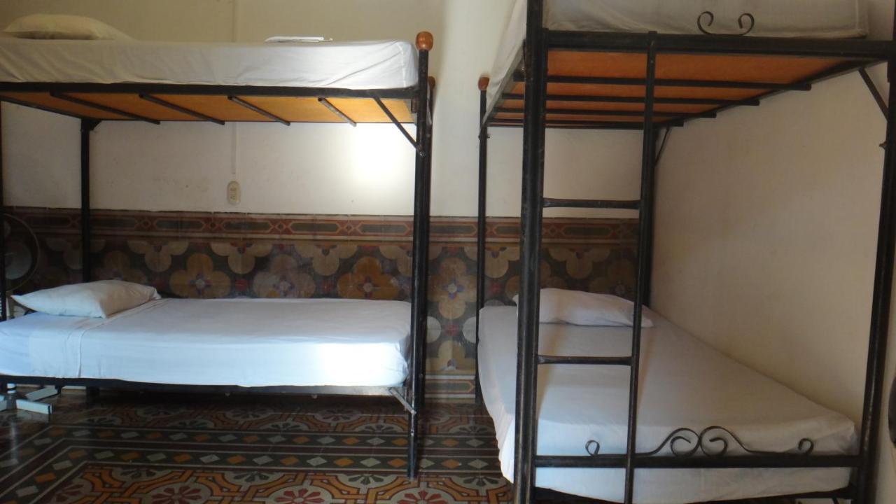 Hostal Sonati Леон Екстер'єр фото